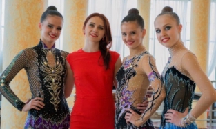 Нина Маляренко поддержала своих учениц на турнире «Надежды Сибири»